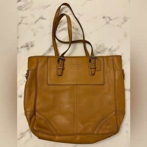 Coach genuinely leather tote bag